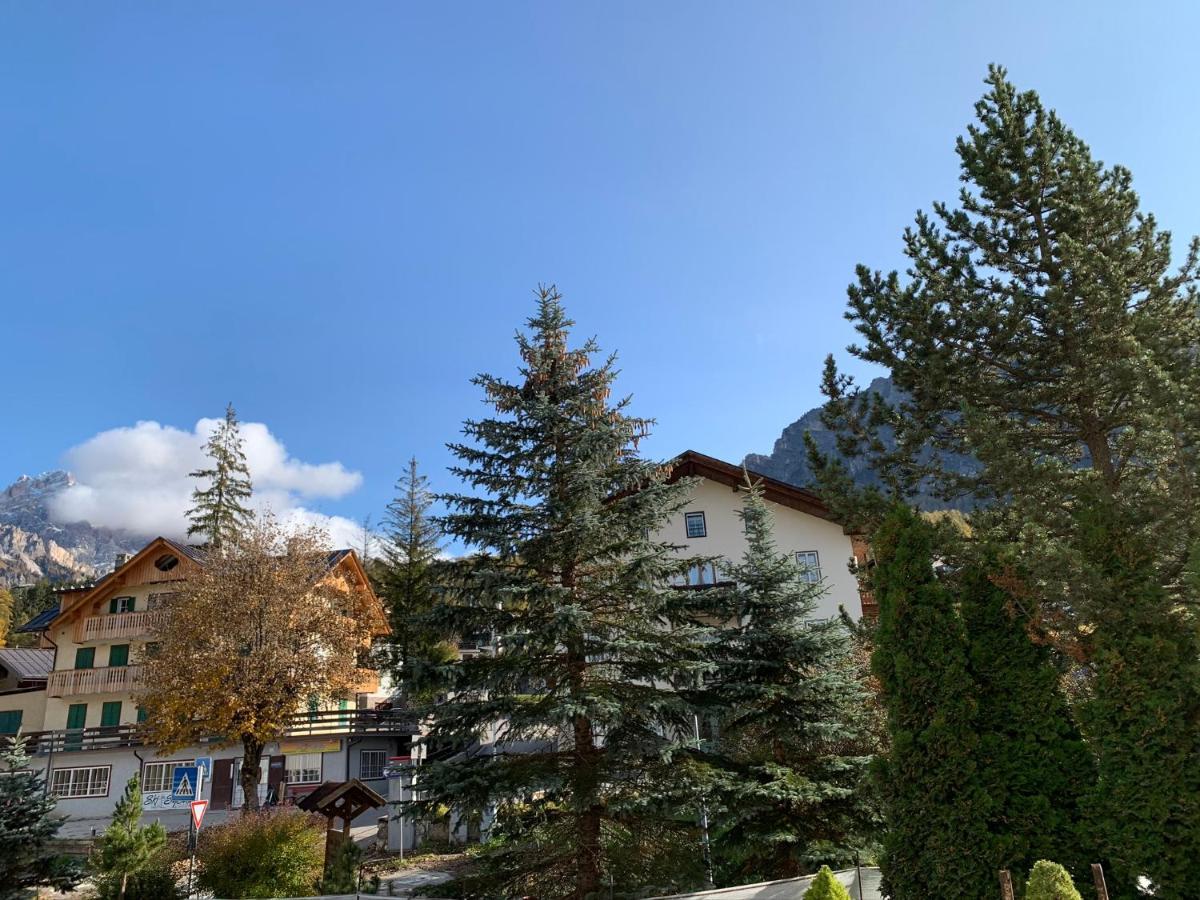 Hotel Serena Cortina Кортина-д'Ампеццо Экстерьер фото