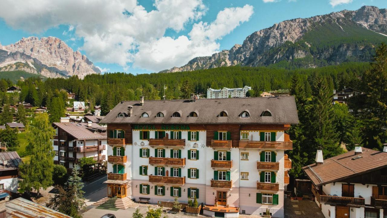 Hotel Serena Cortina Кортина-д'Ампеццо Экстерьер фото